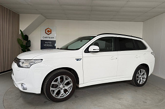 Mitsubishi Outlander 2.0 PHEV instyle Airco, Automaat, Trekhaak, Navigatie, LMV