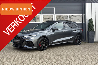 Audi A3 Sportback 45 TFSI e S edition Competition | Pano | RS stoelen | B & O | Camera | Carbon pakket |