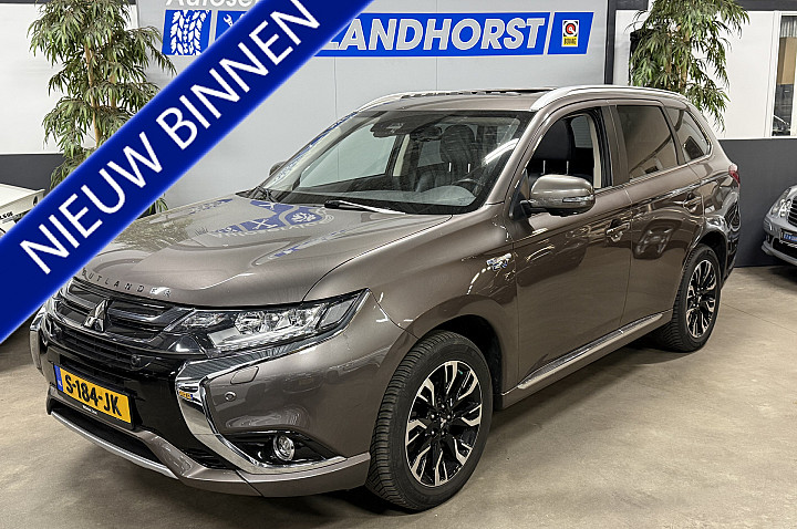 Mitsubishi Outlander 2.0 PHEV Pure // Leer // Camera // Schuifdak