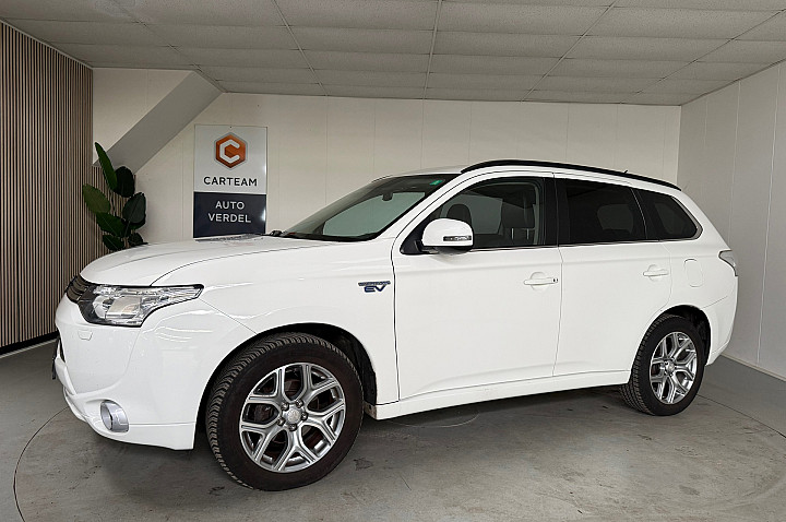 Mitsubishi Outlander 2.0 PHEV instyle Airco, Automaat, Trekhaak, Navigatie, LMV